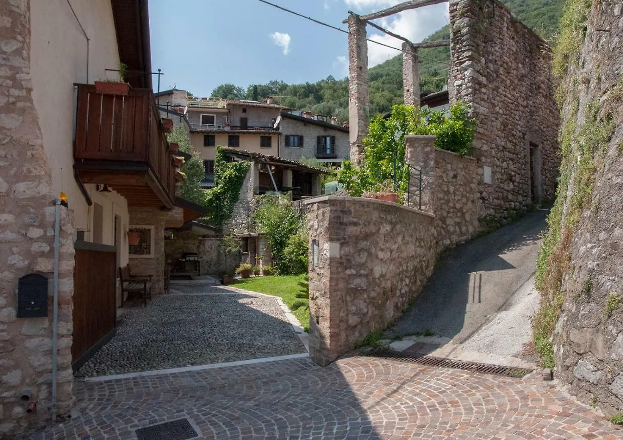 Ferienhaus Villa Charming Rustic House Gardone Riviera