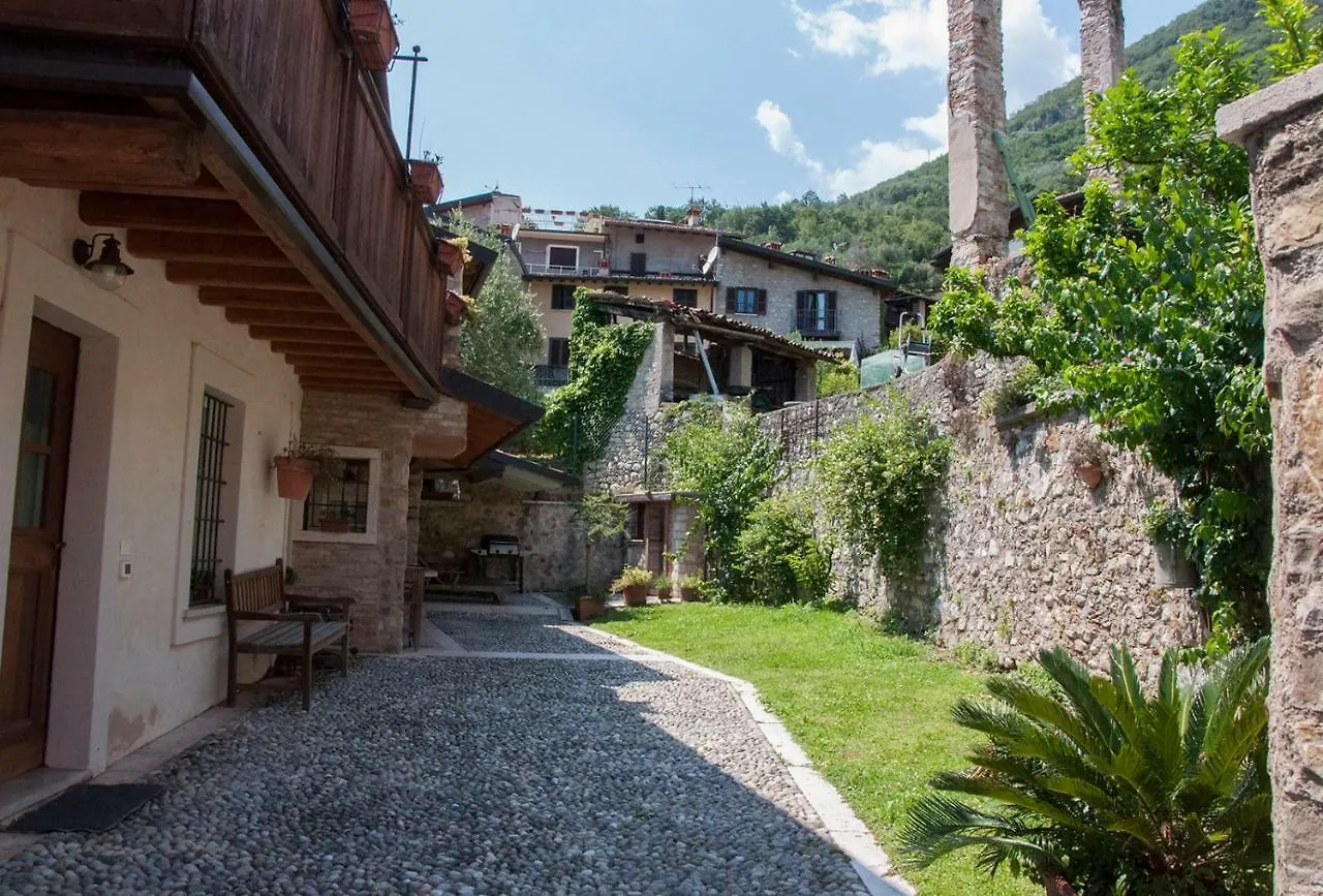 Villa Charming Rustic House Gardone Riviera Ferienhaus